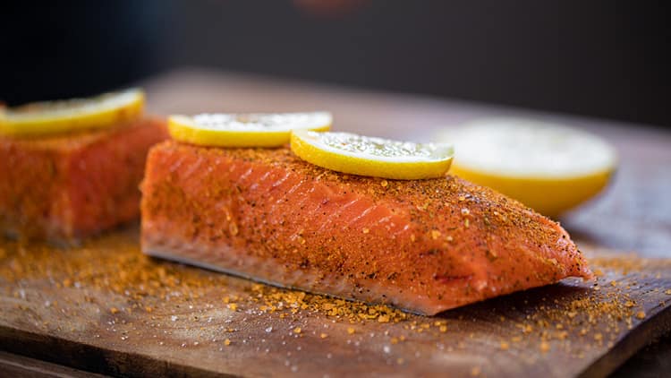 Lachs von der Planke